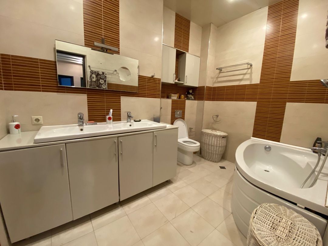 Satılır 3 otaqlı yeni tikili 135 m² — Mənzil, Bakı (9)