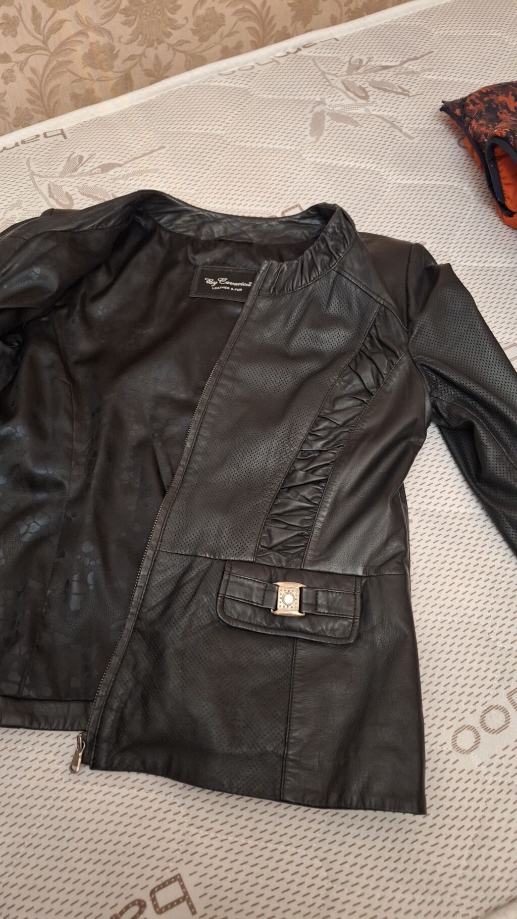 Koja kurtka. Qadın dəri gödəkçə – By Cavaricci, Leather & Fur — Jaketlər, Bakı (2)