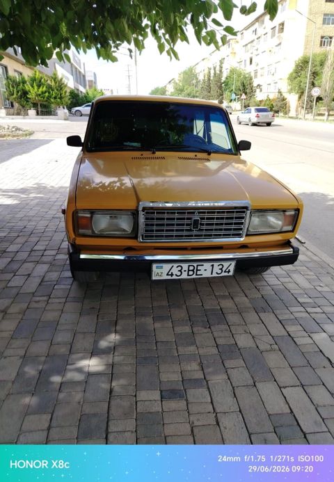 VAZ 2107, sarı rəngli sedan Xüsusiyyətlər: - Korpus: klassik sedan — 2 000 ₼ · Digah · Avtomobillər VAZ 2107, sarı rəngli sedan Xüsusiyyətlər: - Korpus: klassik sedan — Digah