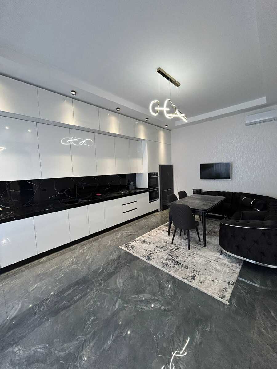 Satılır 5 otaqlı həyət evi/bağ evi 300 m² — Ev, villa, Bakı (11)