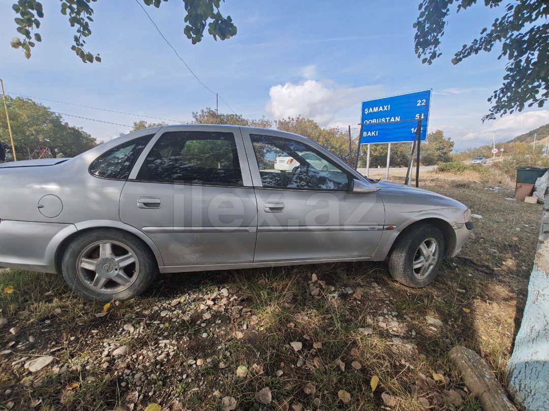 1998 Opel Vectra, 1.6 L, 1998, 1,000 km — Avtomobillər, Şamaxı (2)