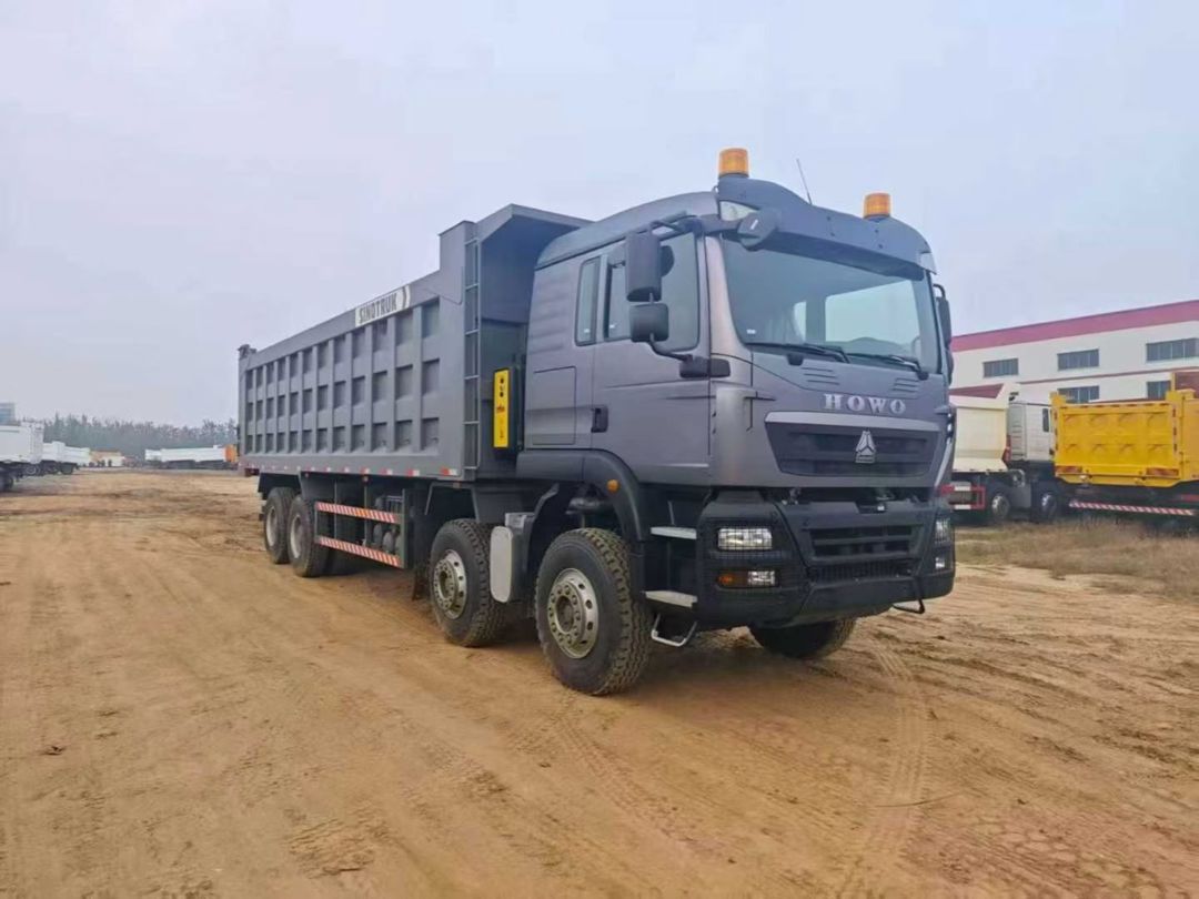 Özüboşaldan yük maşını Sınotruk 8x4, 2025 il — Yük avtomobilləri və qoşqular, Bakı (2)