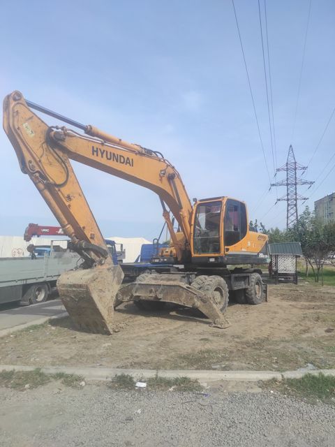 Ekskavator Hyundai, 2014 il icarəsi — Bakı