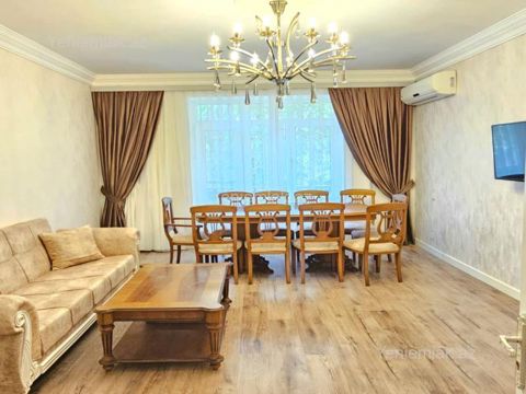 Günlük 3 otaqlı Bina evi menzil (Köhnə tikili), 92 m², Səbail rayonu — Bakı