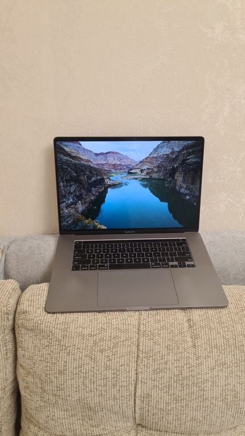 Apple Macbook Pro i7 2019 — Bakı