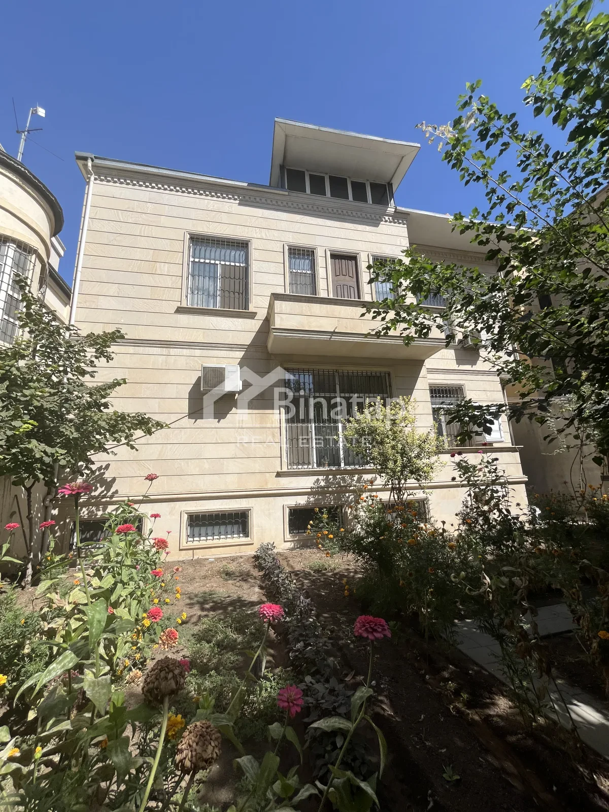 Satılır 6 otaqlı həyət evi / bağ evi 450 m², Nəsimi metrosu, Binəqədi rayonu — 950 000 ₼ · Bakı · Ev, villa Satılır 6 otaqlı həyət evi / bağ evi 450 m², Nəsimi metrosu, Binəqədi rayonu — Bakı