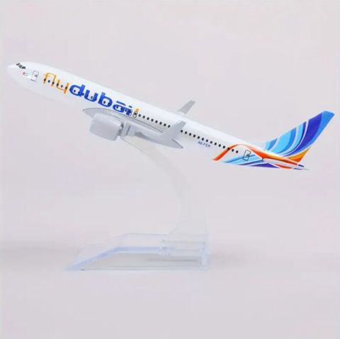 Dəmir təyyarə modeli "Fly Dubay Boeing 737" — Bakı