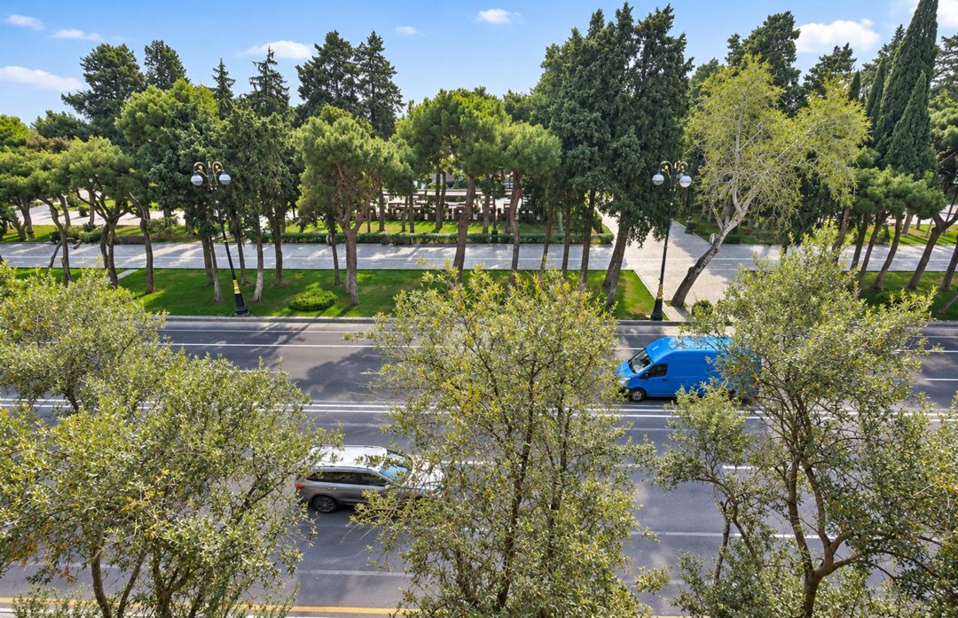 Satılır 6 otaqlı köhnə tikili 360 m² — Mənzil, Bakı (11)