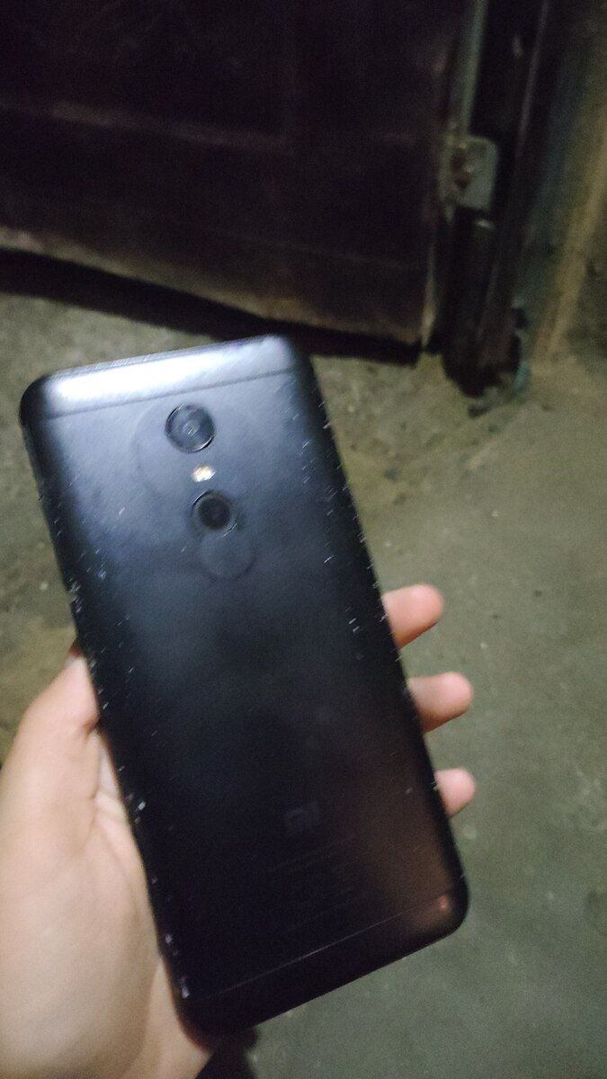 Xiaomi Redmi 5 Plus Black 64GB/4GB — Smartfonlar, Bakı