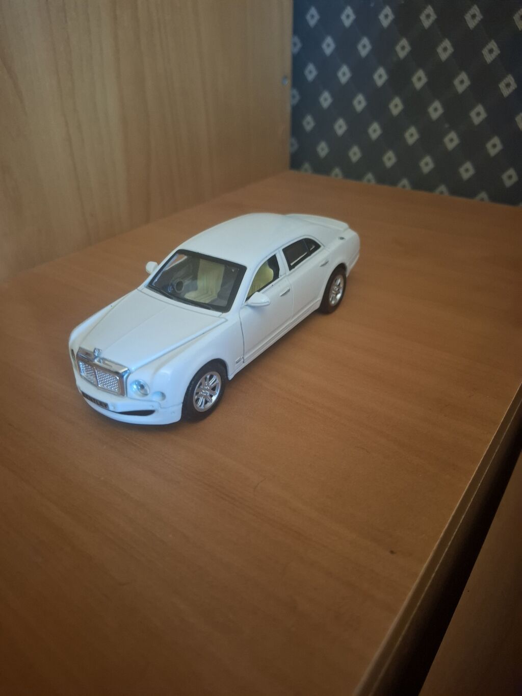 Bentley Mulsanne miniatür model avtomobil - Miqyas: təxmini 1:24 — Modellar, Bakı