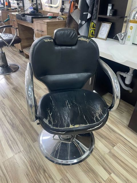 Kreslo 130 azn satılır Ünvan Lökbatan Pərvin 1717 — 130 ₼ · Bakı · Salon mebeli Kreslo 130 azn satılır Ünvan Lökbatan Pərvin 1717 — Bakı