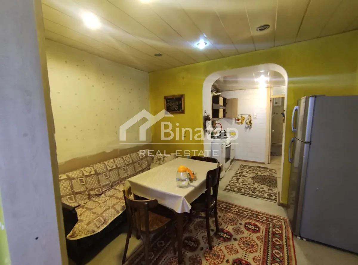 Satılır 3 otaqlı köhnə tikili 80 m², Elmlər Akademiyası metrosu, Yasamal rayonu — Mənzil, Bakı
