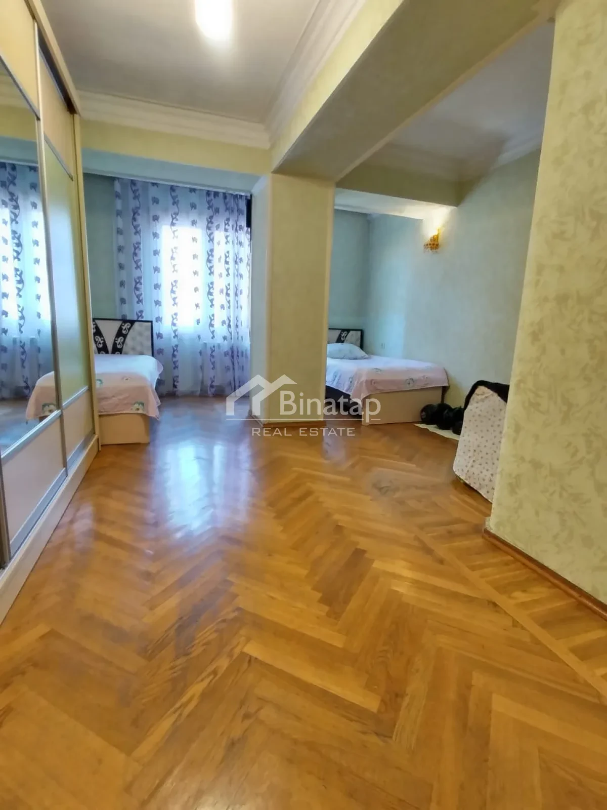 Satılır 3 otaqlı köhnə tikili 100 m², İnşaatçılar metrosu, Yasamal rayonu — Mənzil, Bakı (3)