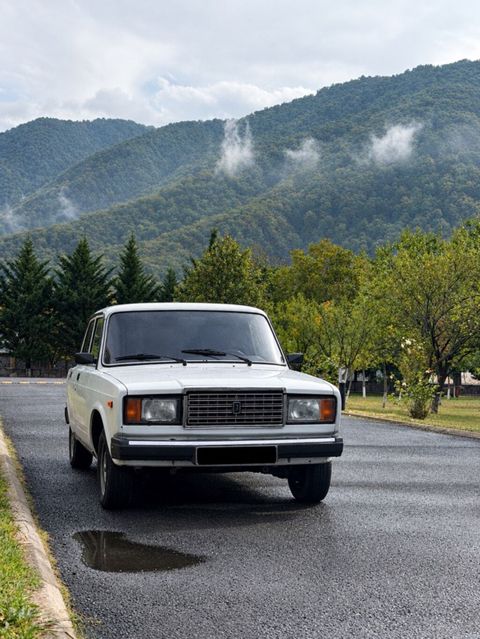 VAZ (Lada) 2107: 1.6 l 2008 il Sedan — Gəncə