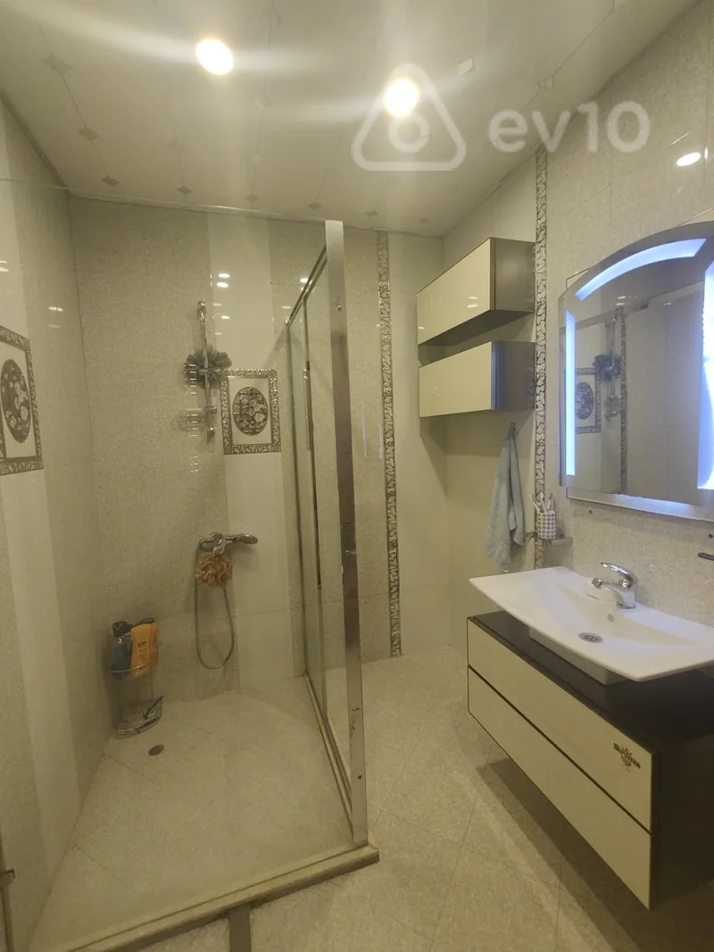 3 otaqlı mənzil, 90 m², I.B.Qutqaşınlı küç — Mənzil, Bakı (12)