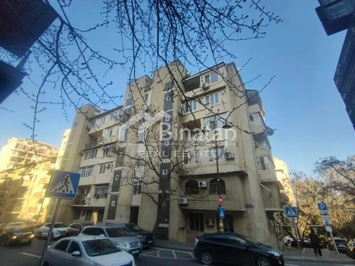 Satılır 2 otaqlı köhnə tikili 58 m², İçərişəhər metrosu, Səbail rayonu — Mənzil, Bakı (2)