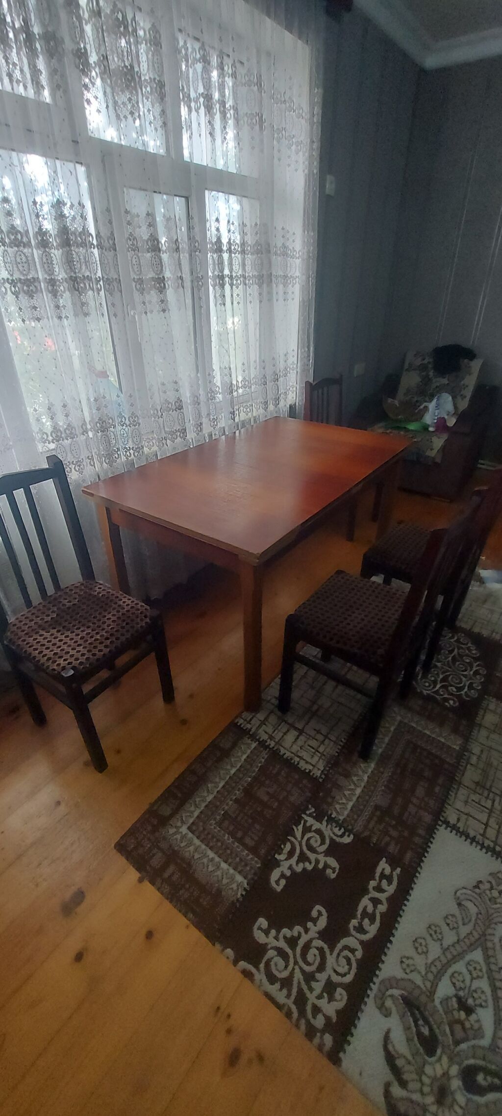 Ağac yemək masası və 4 ədəd stul dəsti. - Material: tam ağac (taxta) — Masalar və stullar, Bakı (4)