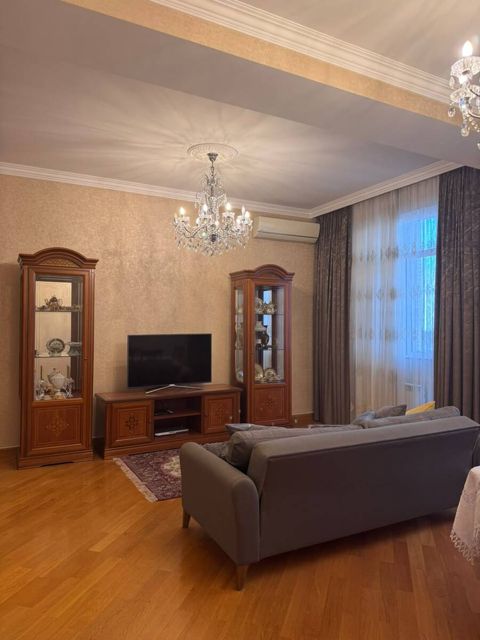 İcarəyə verilir 2 otaqlı yeni tikili 120 m² — Bakı