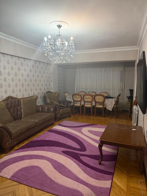 Satılır 3 otaqlı köhnə tikili 71 m² — Bakı