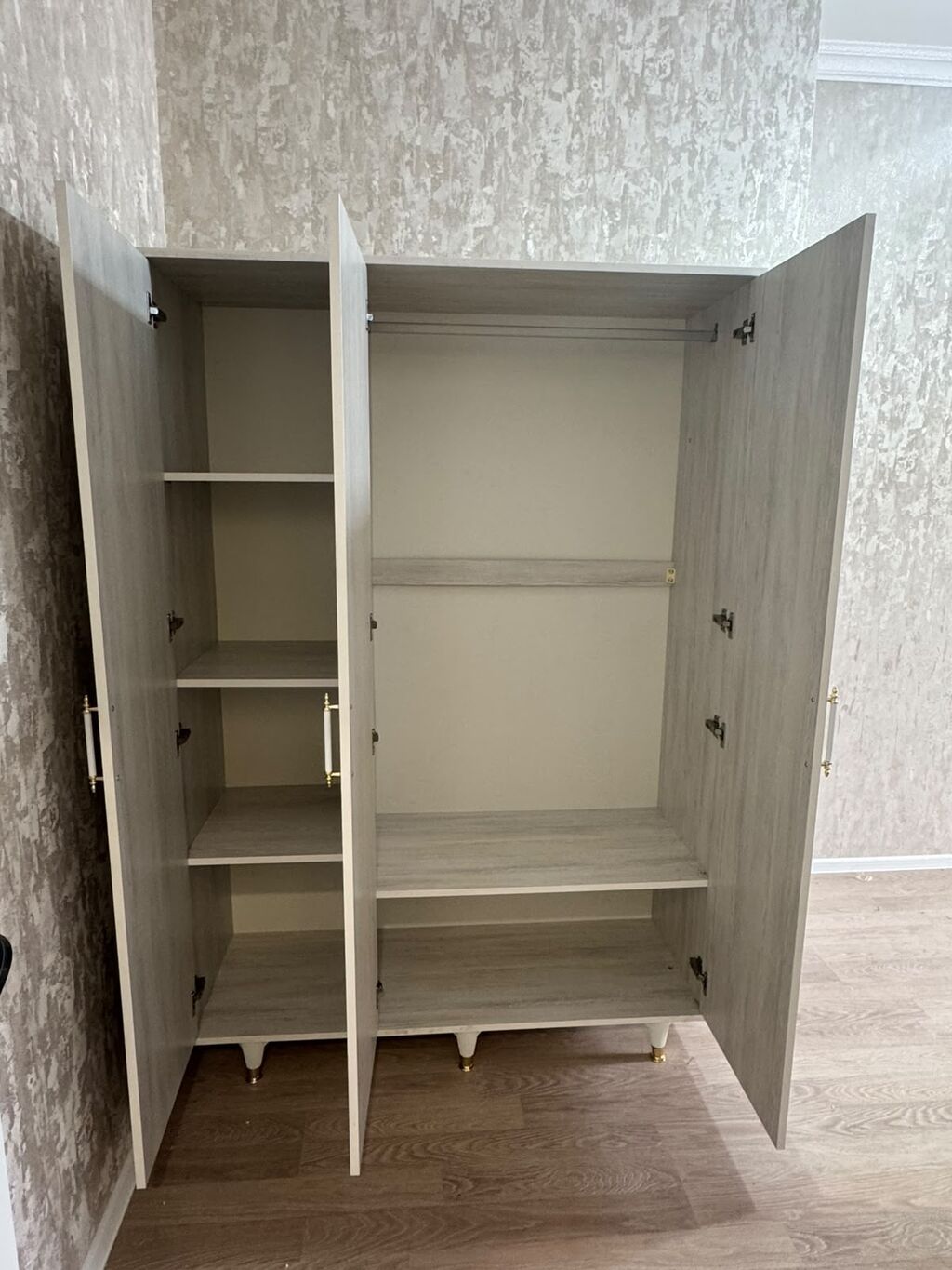 Üç qapılı geyim şkafı - Material: ağac naxışlı Mdf/ldsp üslubunda — Şkaflar, Masazır (2)