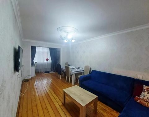 Satılır 3 otaqlı köhnə tikili 76 m² — Sumqayıt