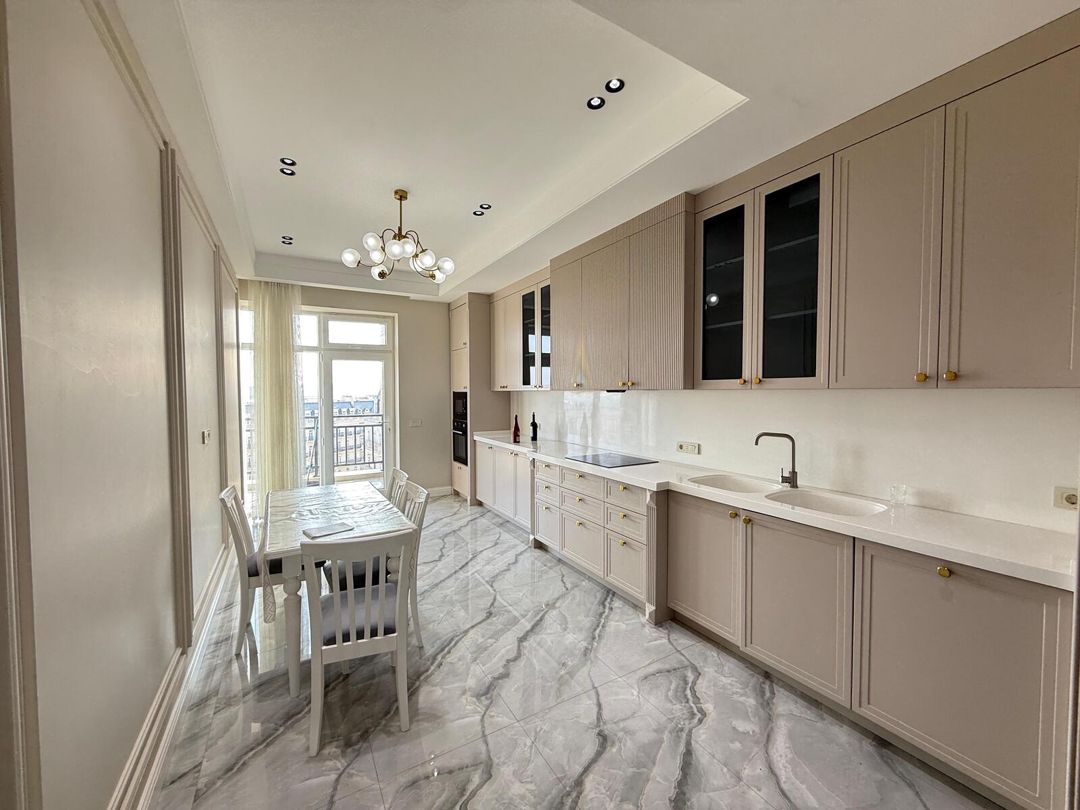 İcarəyə verilir 4 otaqlı yeni tikili 200 m² — Mənzil, Bakı (8)
