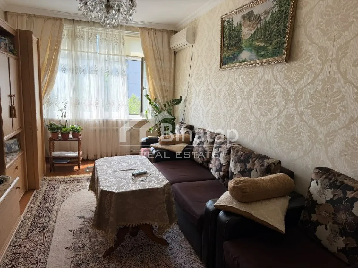 Satılır 3 otaqlı köhnə tikili 80 m², 8 Noyabr metrosu, Nəsimi rayonu — Mənzil, Bakı