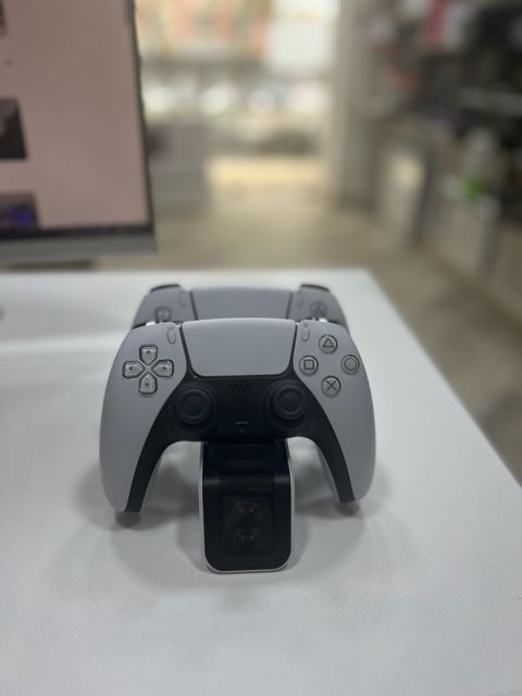 PS5 DualSense pultlar + şarj stansiya — Bakı