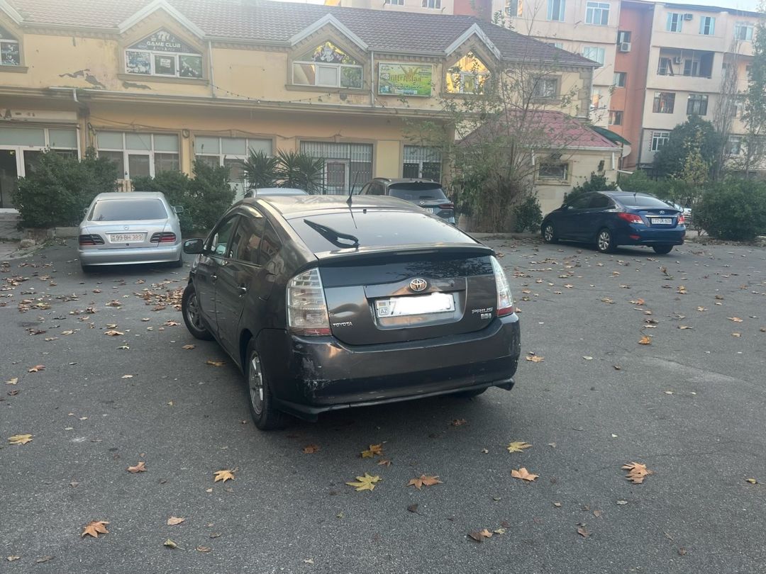 Toyota Prius 2018 icarəsi 99-BH-389 — Avtomobil icarəsi, Bakı (3)