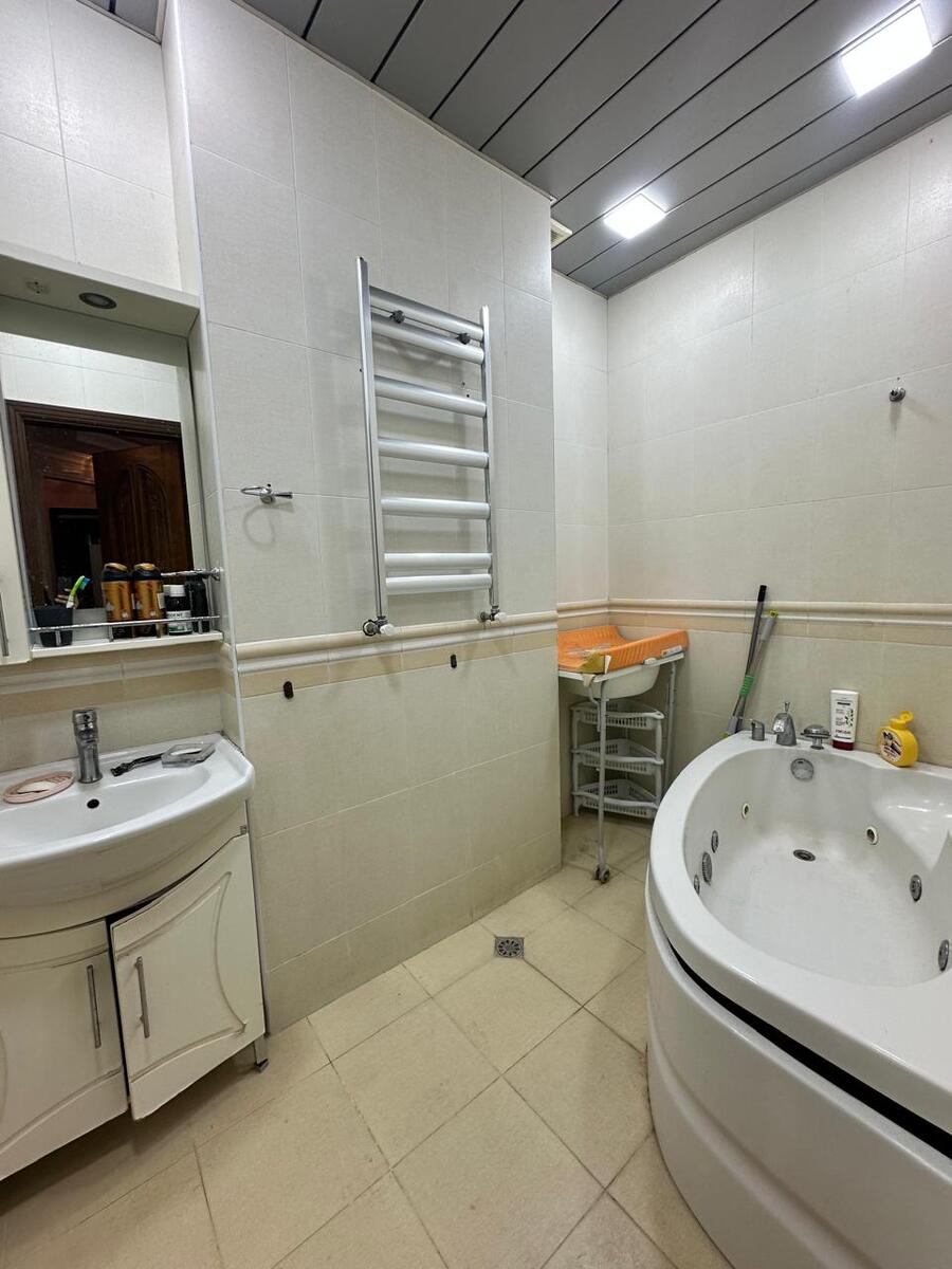 İcarəyə verilir 3 otaqlı yeni tikili 160 m² — Mənzil, Bakı (11)