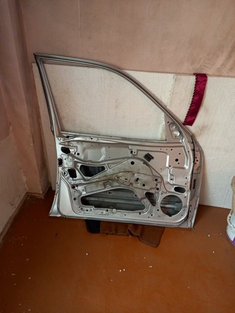 Mercedes-Benz W210 sol qabaq qapısı — 150 ₼ · Bakı · Ehtiyat hissələri və aksesuarlar Mercedes-Benz W210 sol qabaq qapısı — Bakı