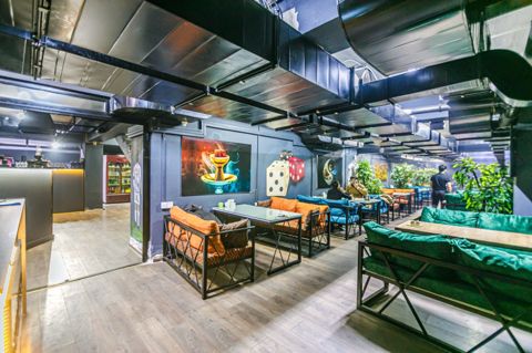 Satılır obyekt 442.1 m² — Bakı