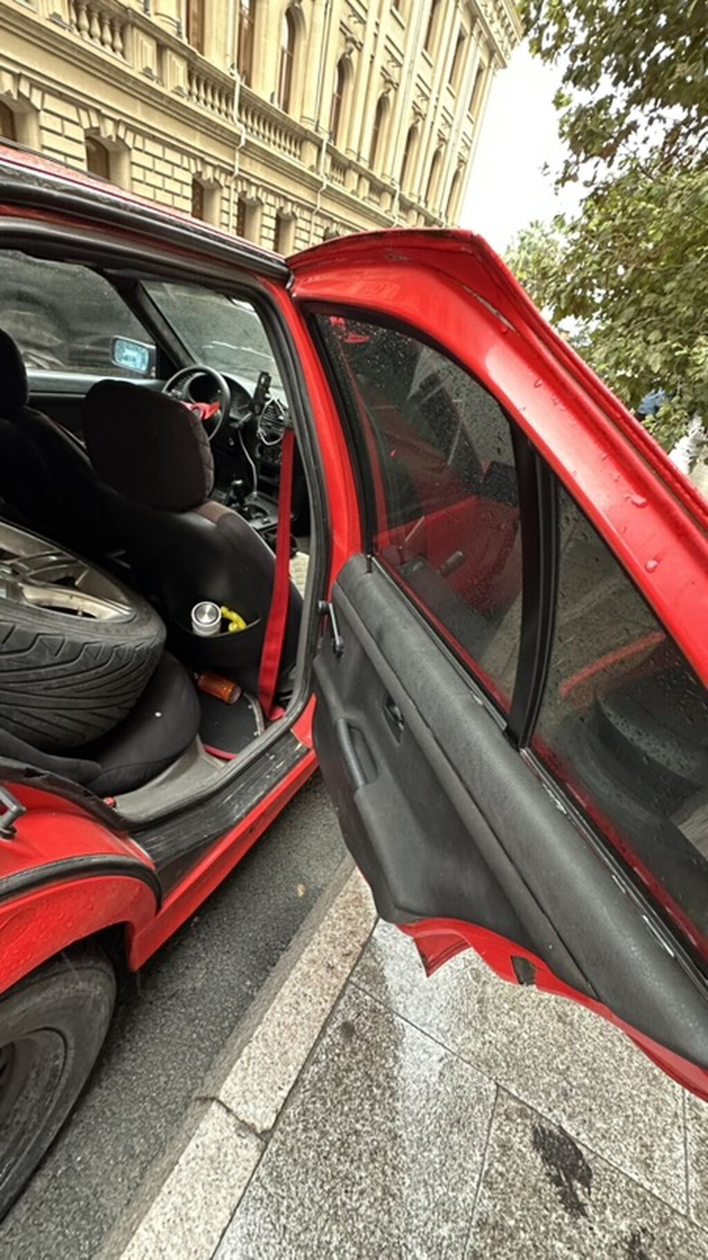 BMW 3 Series E36 sedan – parlaq qırmızı rəngdə, 4 qapılı kuzov — Avtomobillər, Bakı (8)