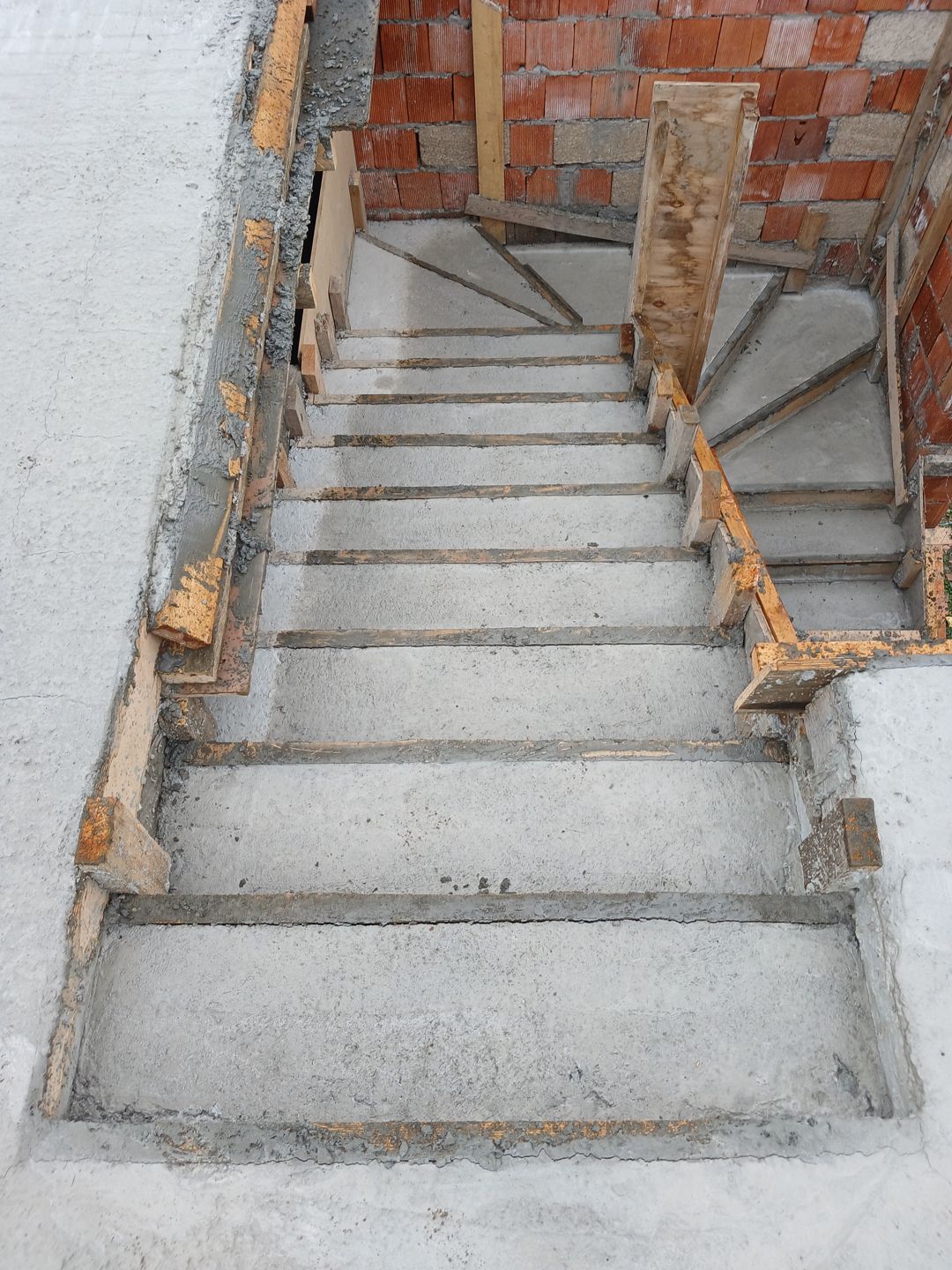 Beton Styaşka), Pilləkən (Beton) — Azər Xudaverdiyev — Tikinti xidmətləri, İsmayıllı (2)