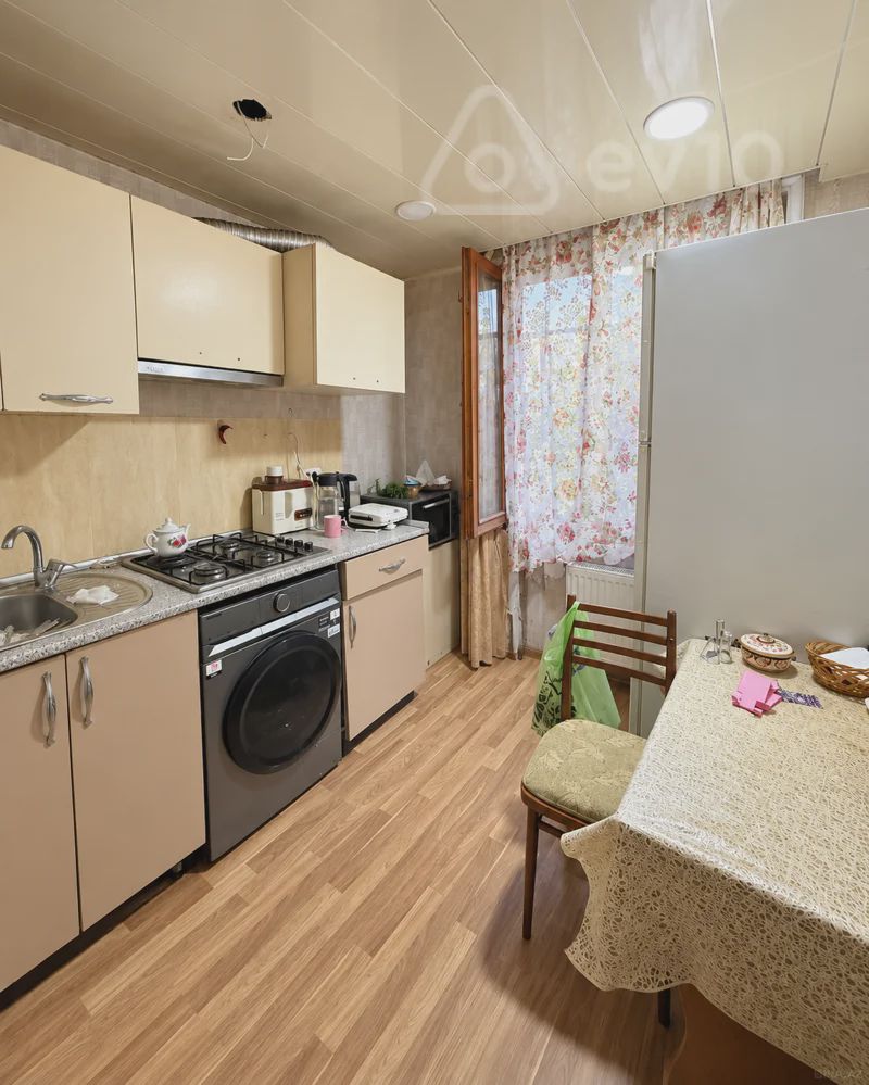 For sale: 2-room apartment (old building), 60 m² — Mənzil, Bakı (10)