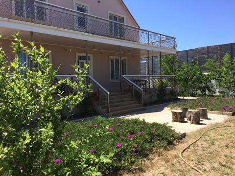 Satılır 6 otaqlı həyət evi/bağ evi 200 m² — 340 000 ₼ · Bakı · Ev, villa Satılır 6 otaqlı həyət evi/bağ evi 200 m² — Bakı