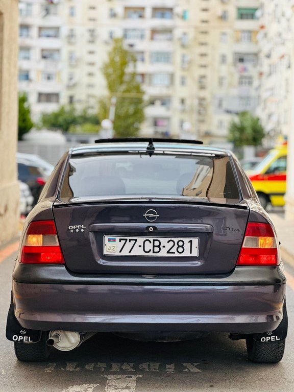 Opel Vectra, 1.8 L, 1996 il, 245 000 km 77-CB-281 — Avtomobillər, Sumqayıt (4)
