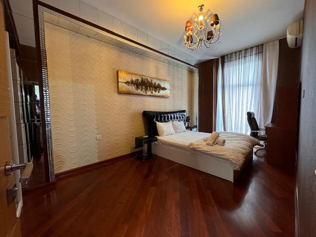 4 otaqlı mənzil, 220 m², Bülbül prospekti — Mənzil, Bakı (10)