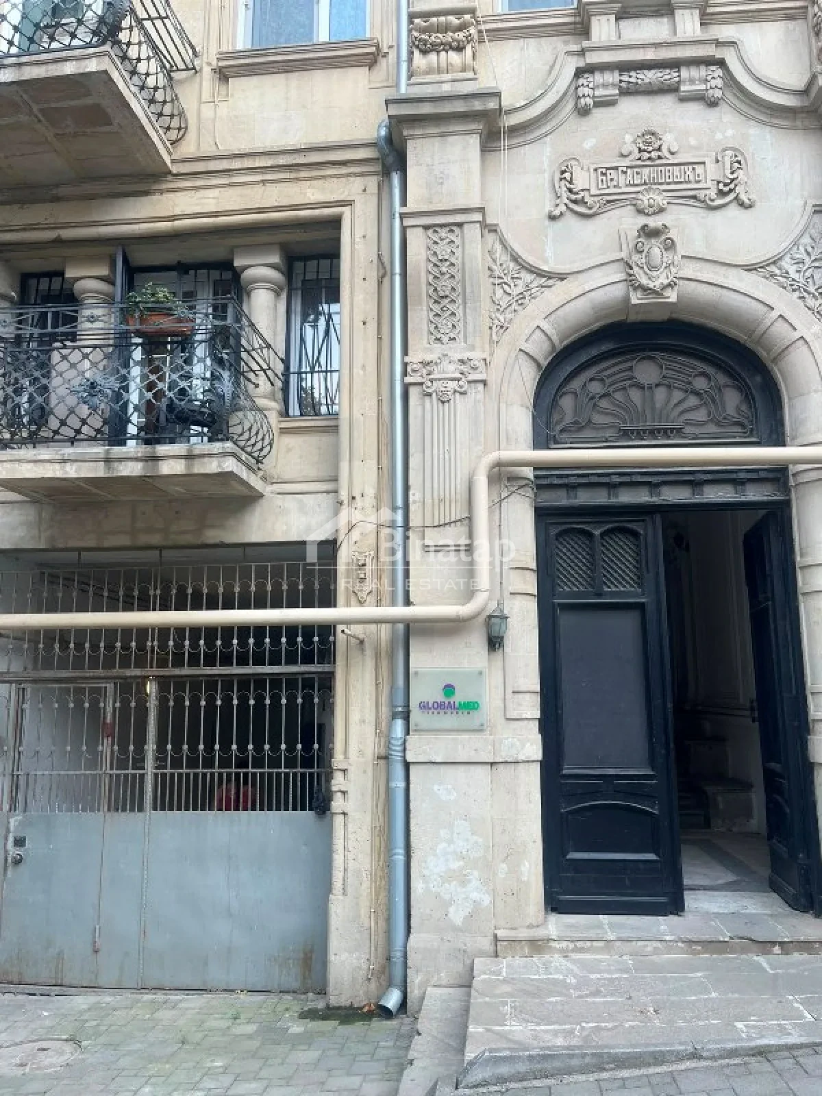 Satılır 2 otaqlı köhnə tikili 55 m², İçərişəhər metrosu, Səbail rayonu — Mənzil, Bakı (2)