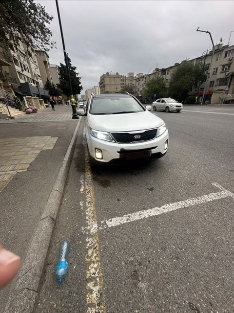 Kia Sorento, 2.0 L, 2013 il, 250 000 km — 27 400 ₼ · Bakı · Avtomobillər Kia Sorento, 2.0 L, 2013 il, 250 000 km — Bakı