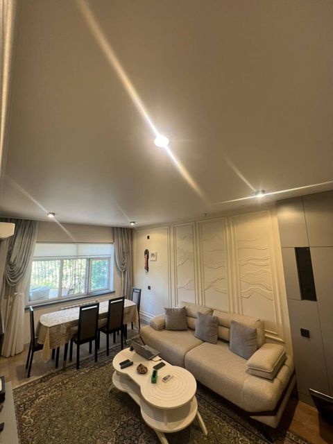 Satılır 2 otaqlı köhnə tikili 60 m² — Bakı
