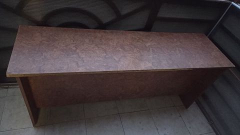 Masa möhkəm materialı var, ağırdır. İşlənmişdir — Bakı