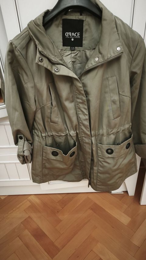 Vetrovka kurtka, M — 25 ₼ · Bakı · Jaketlər Vetrovka kurtka, M — Bakı