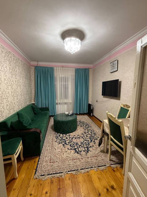 Satılır 3 otaqlı köhnə tikili 85 m² — Əhməd