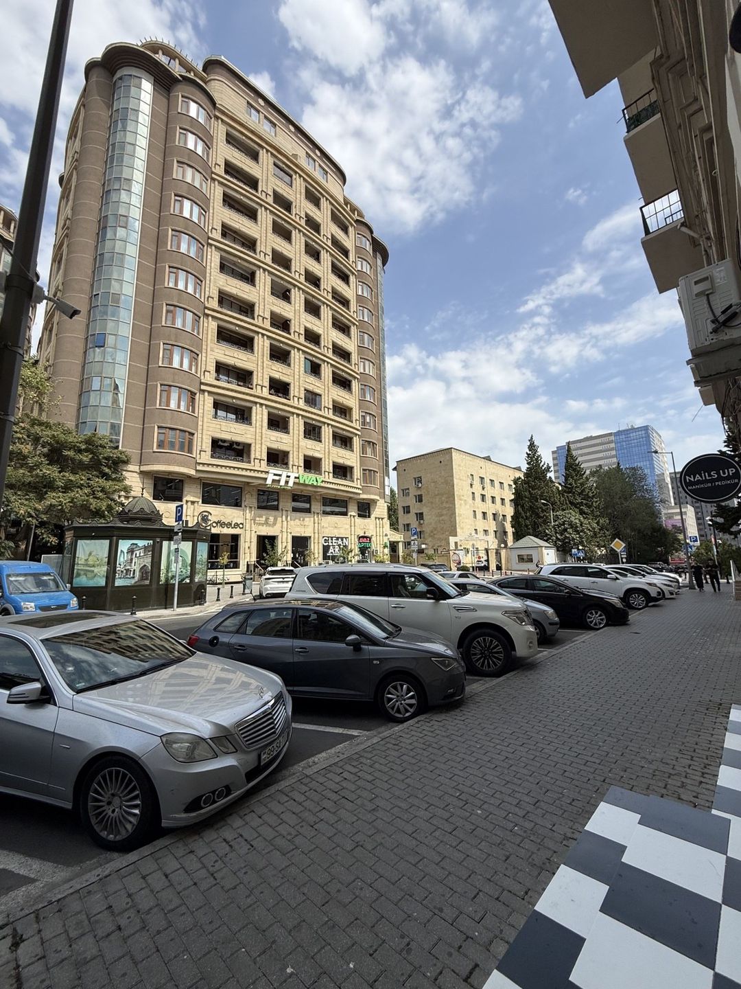 Satılır obyekt 330 m² — Əmlak, Bakı