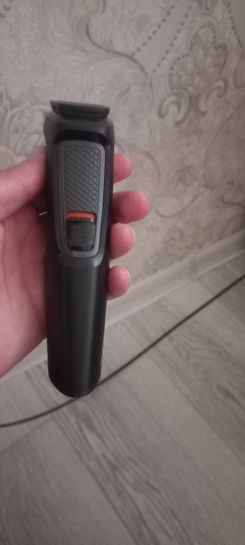 Philips çoxfunksiyalı trimmer - Üst hissədə dəqiq kəsim üçün dar — 55 ₼ · Digah · Saç kəsmə maşınları Philips çoxfunksiyalı trimmer - Üst hissədə dəqiq kəsim üçün dar — Digah