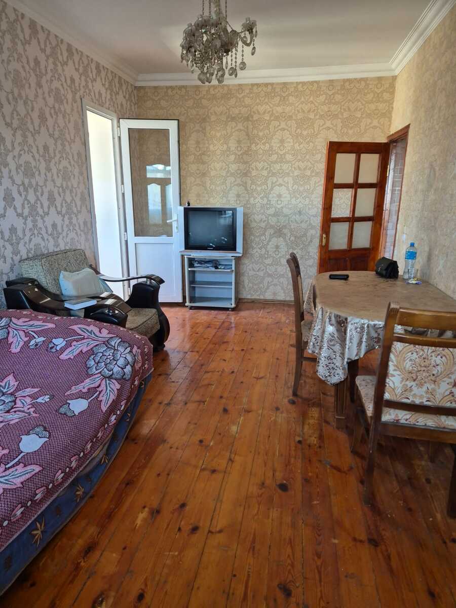 Satılır 3 otaqlı köhnə tikili 70 m² — Mənzil, Bakı (2)