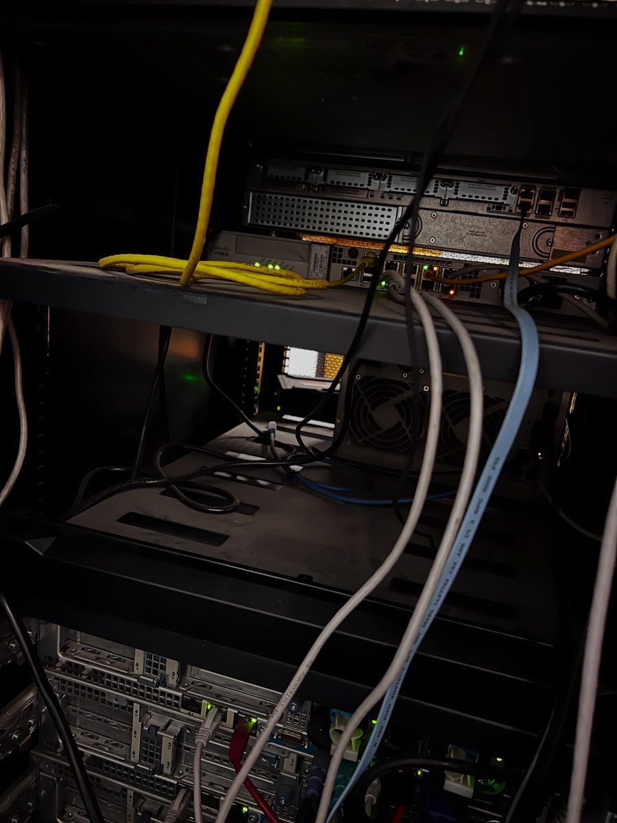 HPE 22U server rack kabinet +aksesuarlar — Şəbəkə və server avadanlığı, Bakı (5)