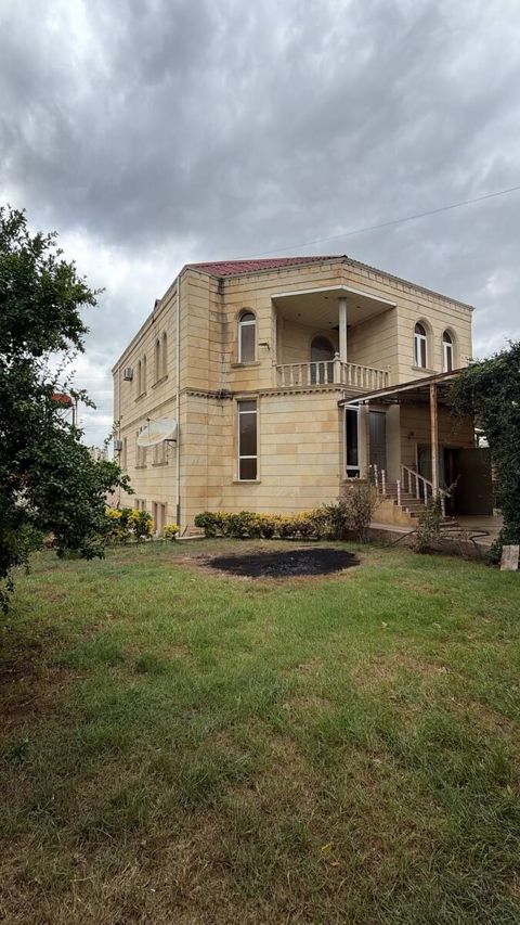 İcarəyə verilir 6 otaqlı həyət evi/bağ evi 200 m² — 1 500 ₼ · Bakı · Ev, villa İcarəyə verilir 6 otaqlı həyət evi/bağ evi 200 m² — Bakı
