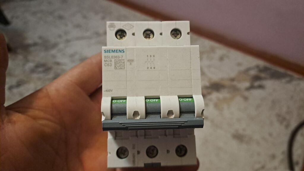 Siemens Elektrik avtomat, 3 faza — Keçici avadanlıqlar, Bakı (2)